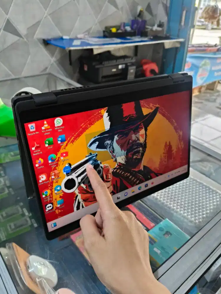 Dell 2 in 1 touchscreen, core i5, 16gb/256gb