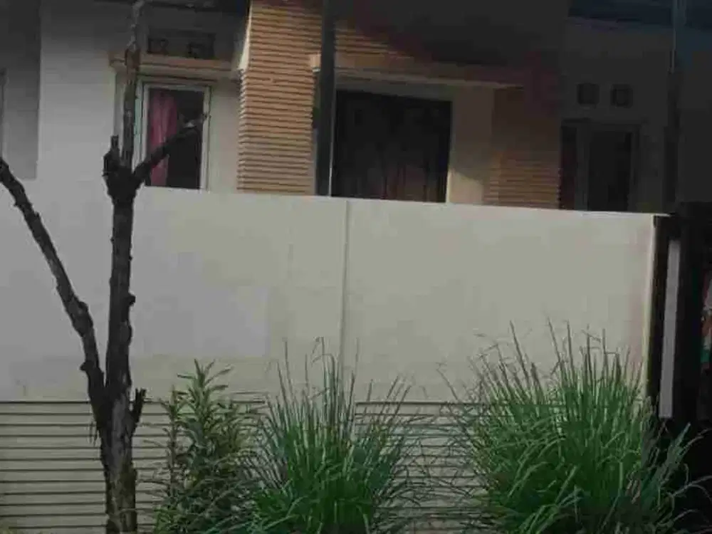 Rumah  strategi dekat stasiun di GrahaPesona Ciputat