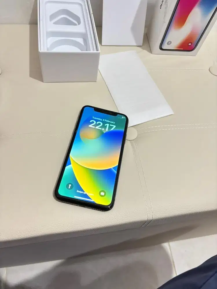 Iphone X 256 masih bagus dapet bonus