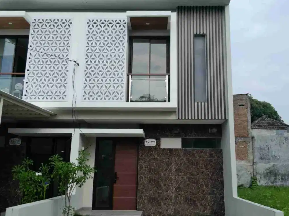 Rumah dijual Siap Huni , Lokasi Surabaya Barat