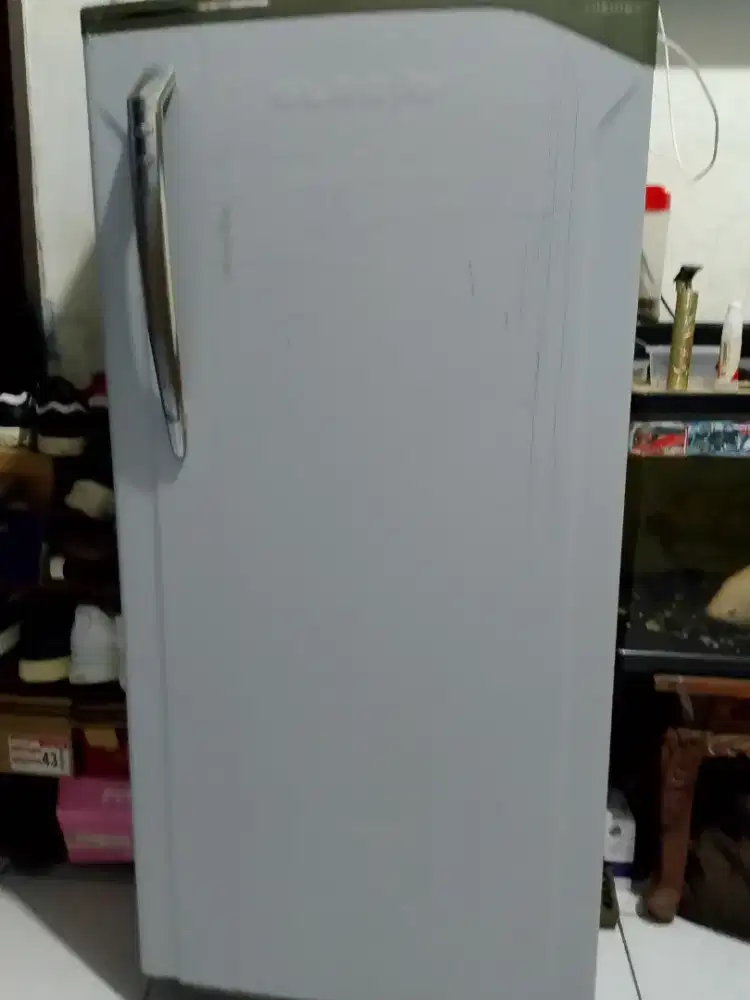 Jual kulkas 1 puntu glacio toshiba Rp 850.000/nego