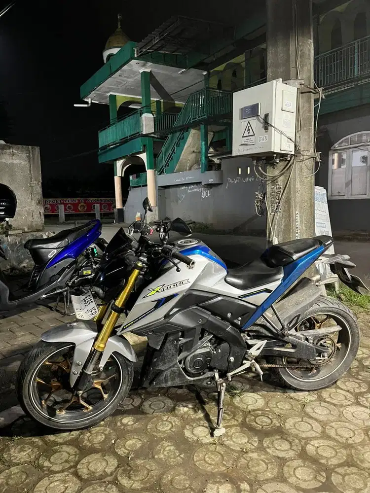YAMAHA XABRE 150 2018 SILVER BIRU