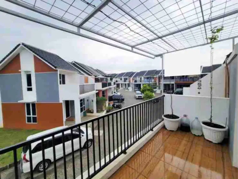 Rumah bagus dalam cluster 2 lantai shm tangerang