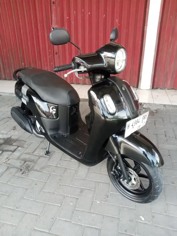 Yamaha fazzio Neo hitam glossy 2022