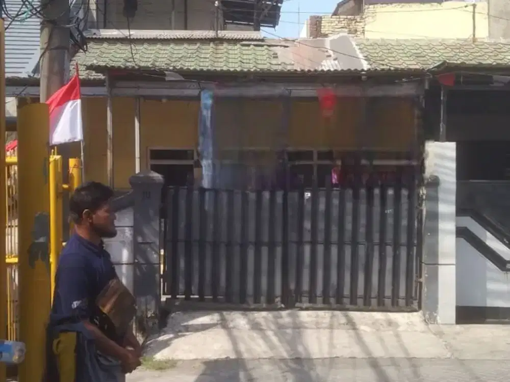 Dijual Rumah Tusuk Sate Simpang Darmo Permai Selatan