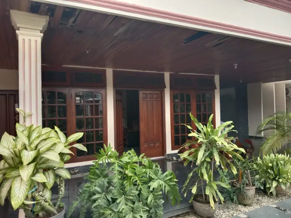Rumah Mewah Raya Kupang Baru