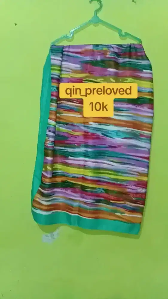 Hijab wanita segiempat