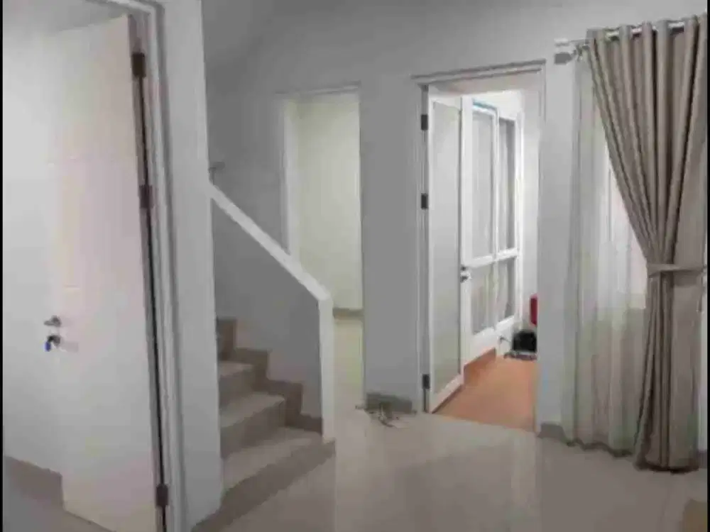Di sewakan rumah siap huni 2 lantai Serpong jaya