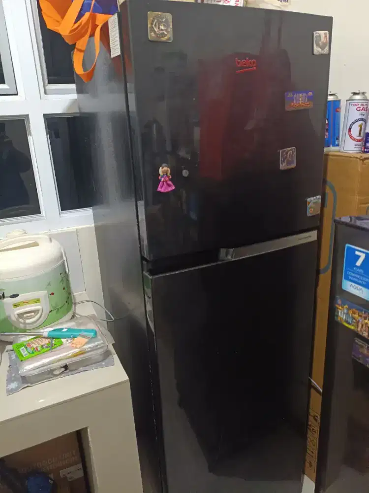 Kulkas 2 Pintu merk Beko 2 pintu