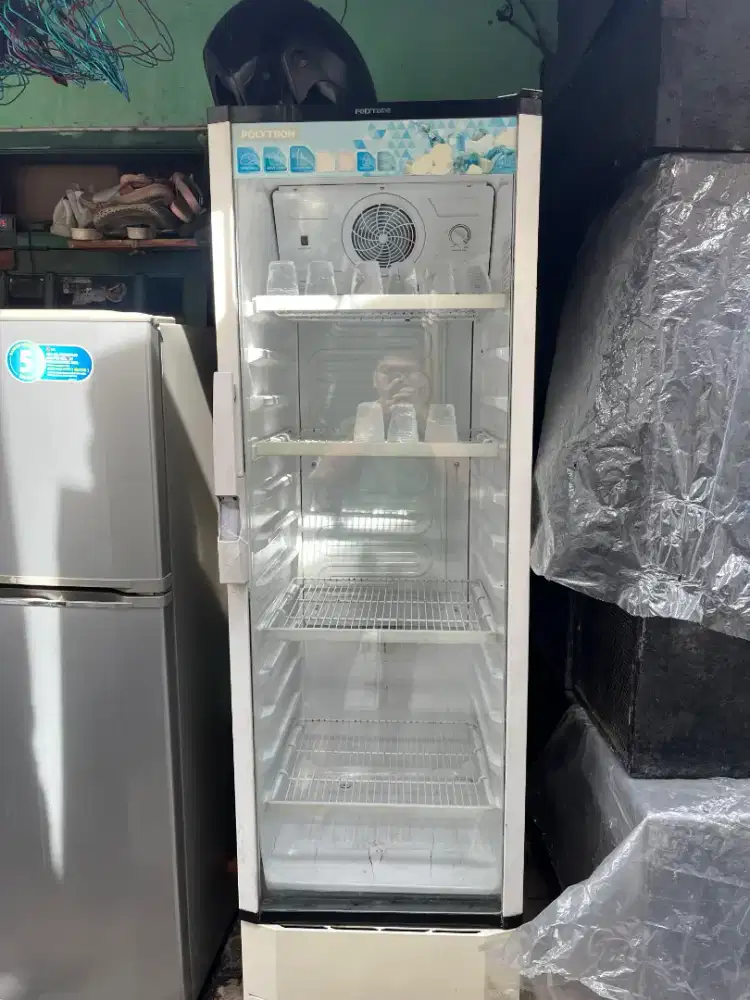 Showcase/Kulkas Polytron GRATIS ANTAR