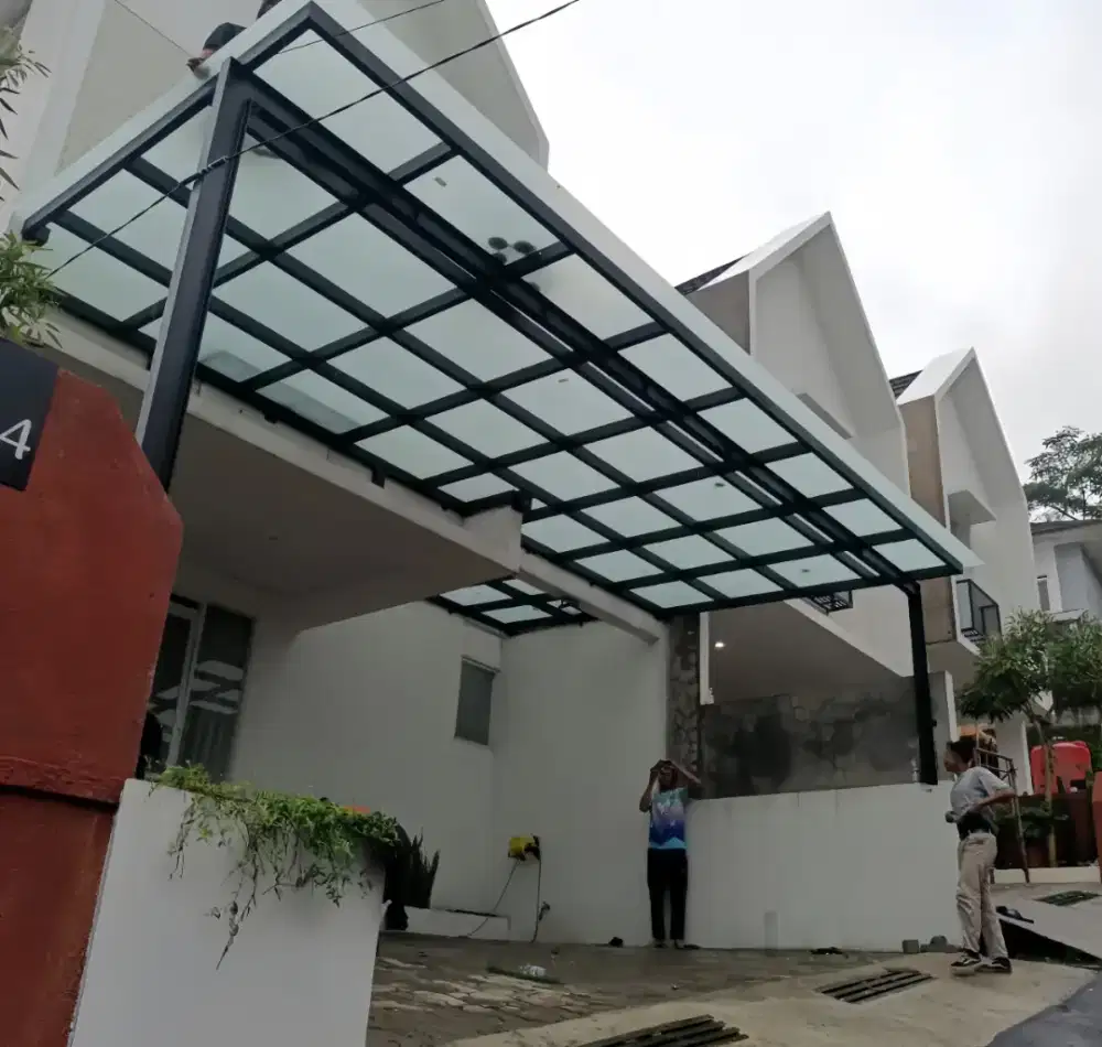 Kanopi kaca tempered