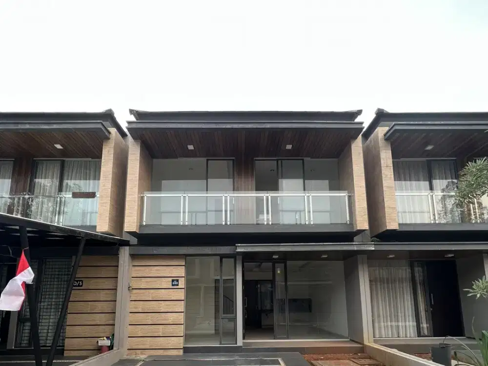 Rumah 2 Lantai  Golden Stone Serpong Lebar 7 Butuh Uang