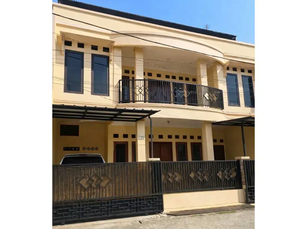 DIJUAL RUMAH 3 LANTAI BAGUS SEMI FURNIS HARGA NEGO CIBINONG BOGOR BO156
