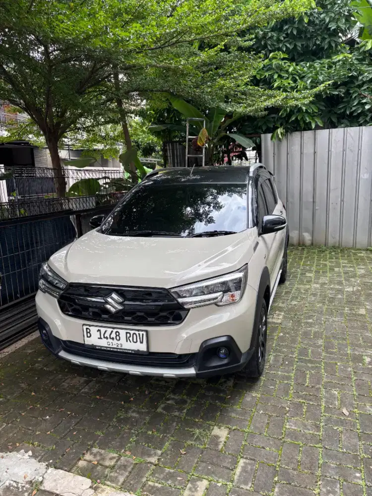 Suzuki XL7 Alpha Hybrid 2 tone AT