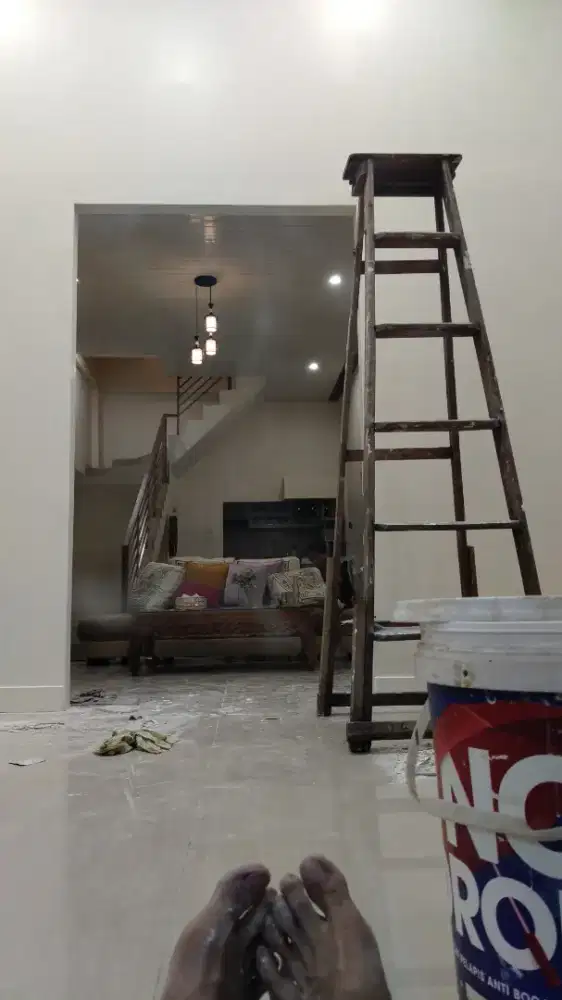 Tukang bangunan panggilan