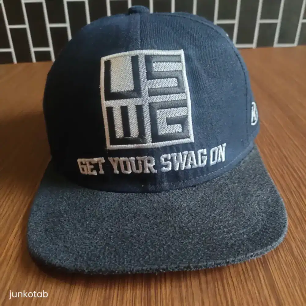 topi urban swagger