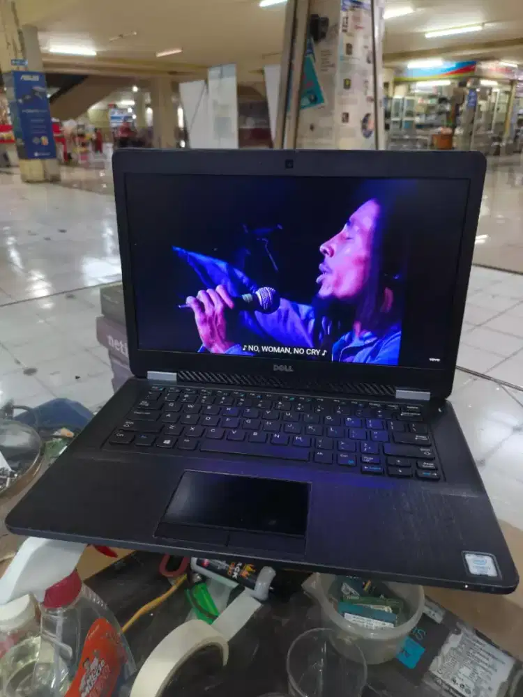 Laptop Dell core i7 ssd 256gb ram 8gb 14inc