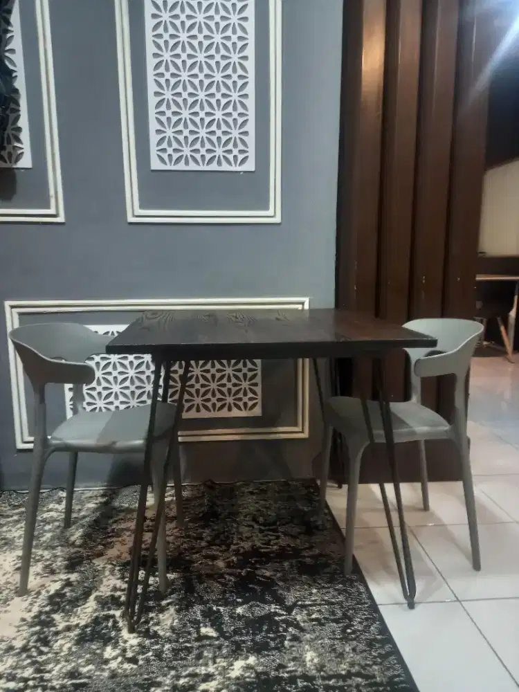 Meja makan informa bonus 2 kursi