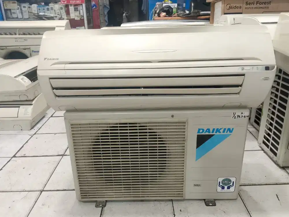 DAIKIN thailand 1/2pk mulus 98%ori