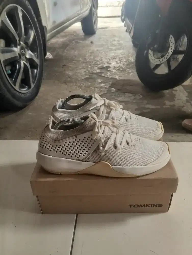 Sepatu Nike air Jordan express size 43 original like new