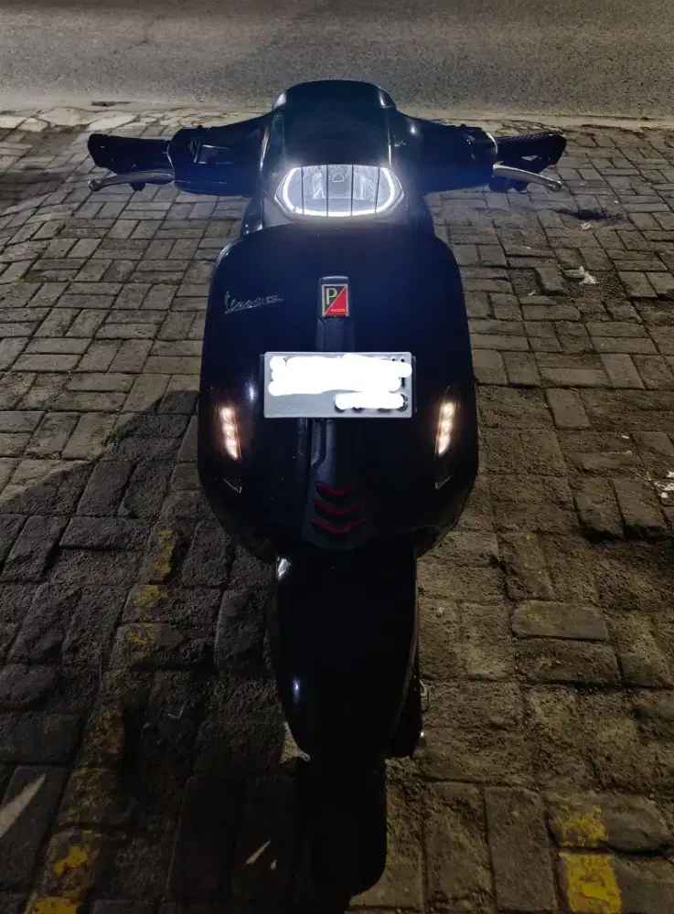 VESPA SPRINT CARBON LIMITED EDITION