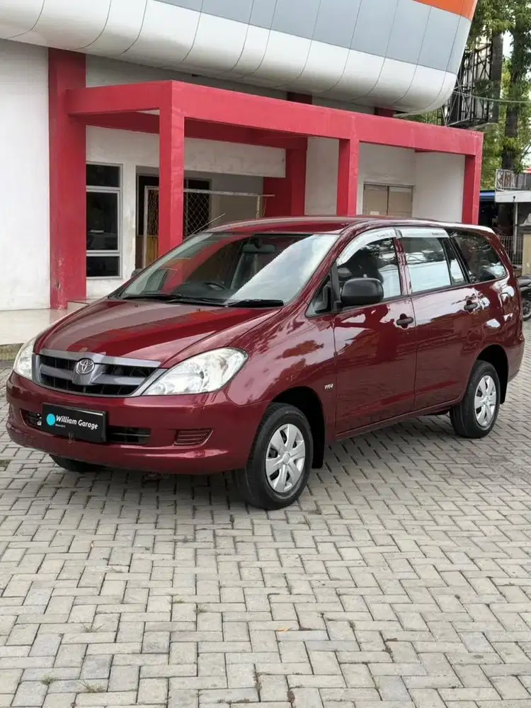 Kijang Innova E bensin manual 2004 Low KM Original Merah Istimewa