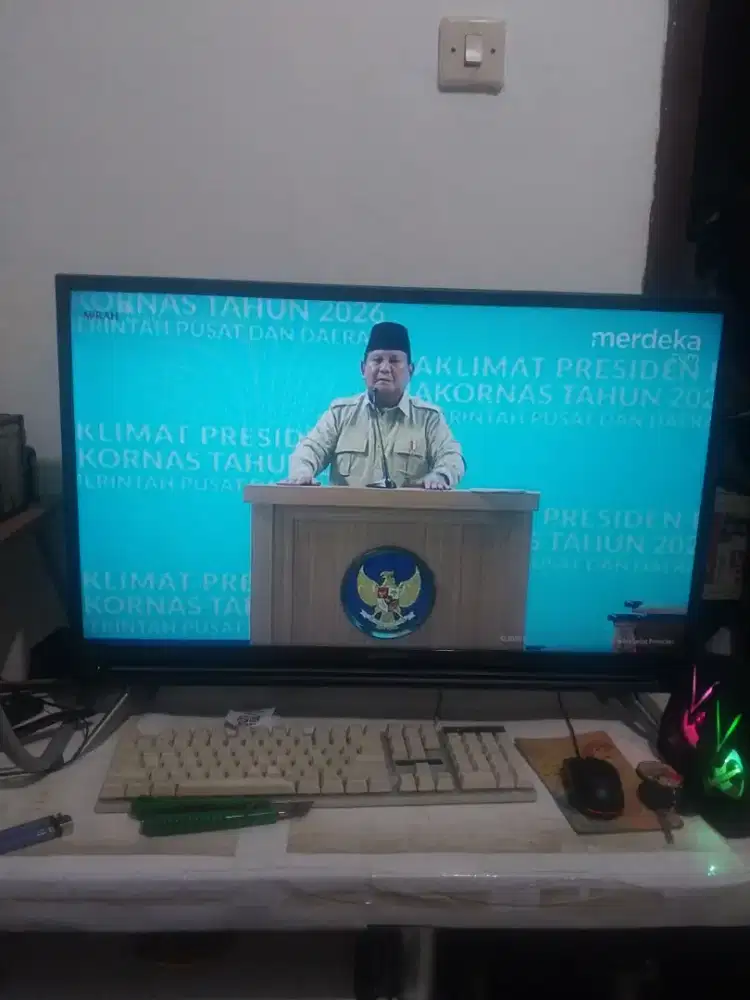 Tv sharp led digital smart 32in