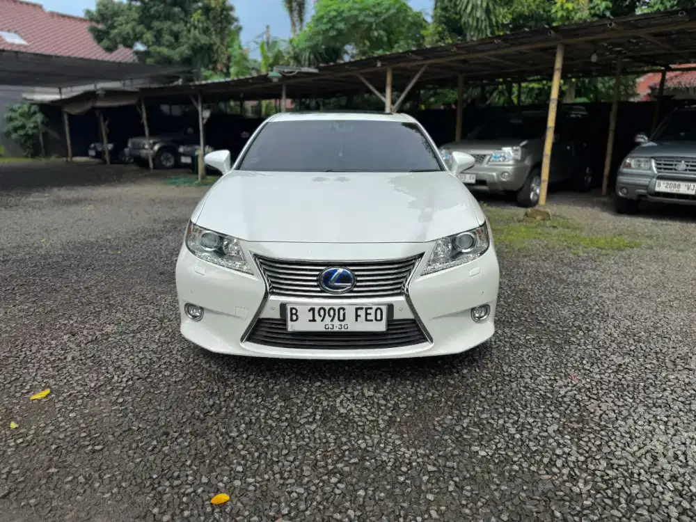 TOYOTA LEXUS ES300H 2014 TGN 1 DARI BARU