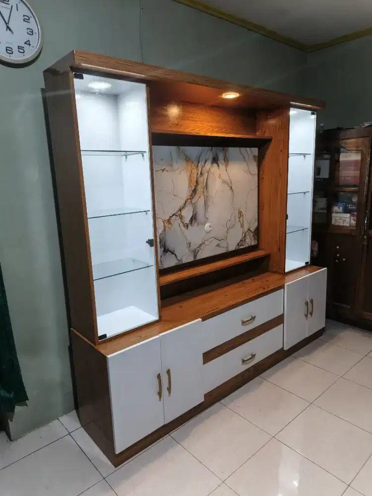 Backdrop tv minimalis / partisi penyekat ruangan premium