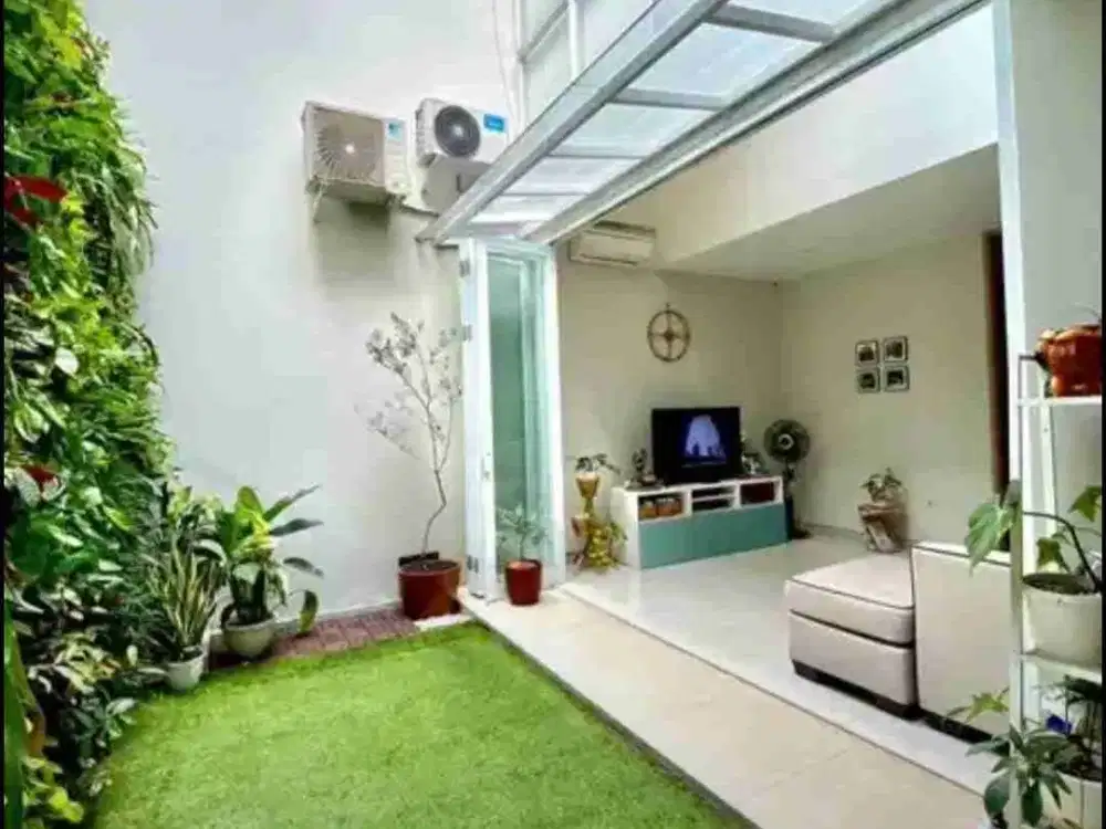 JUAL RUMAH TOWN FULL FURNISHED DI JAGAKARSA