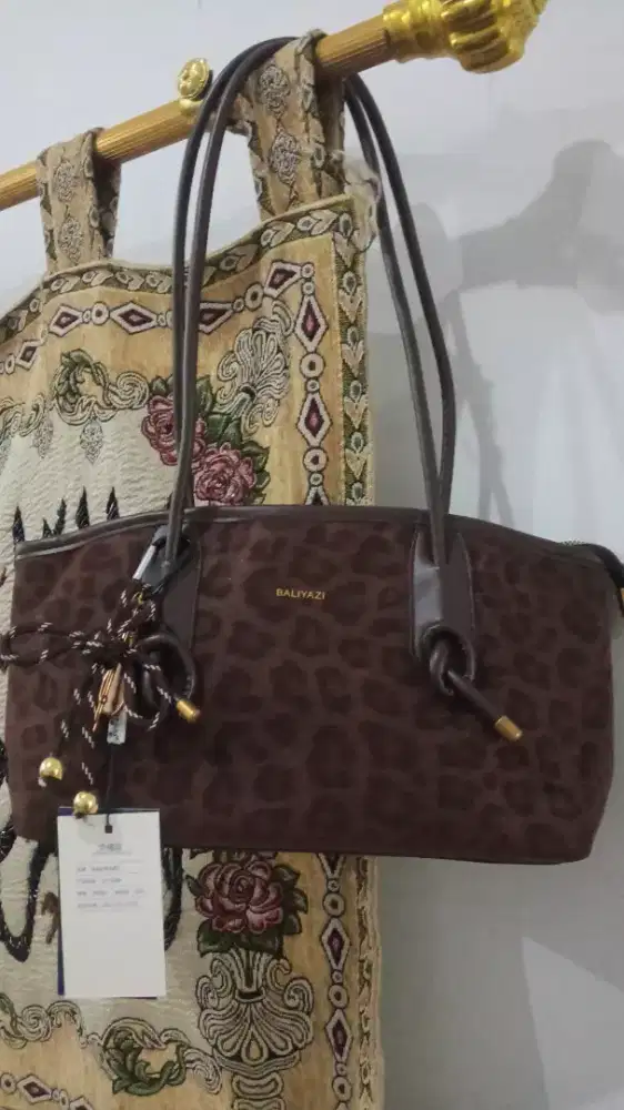 Tas merk baliyazi Made in china
