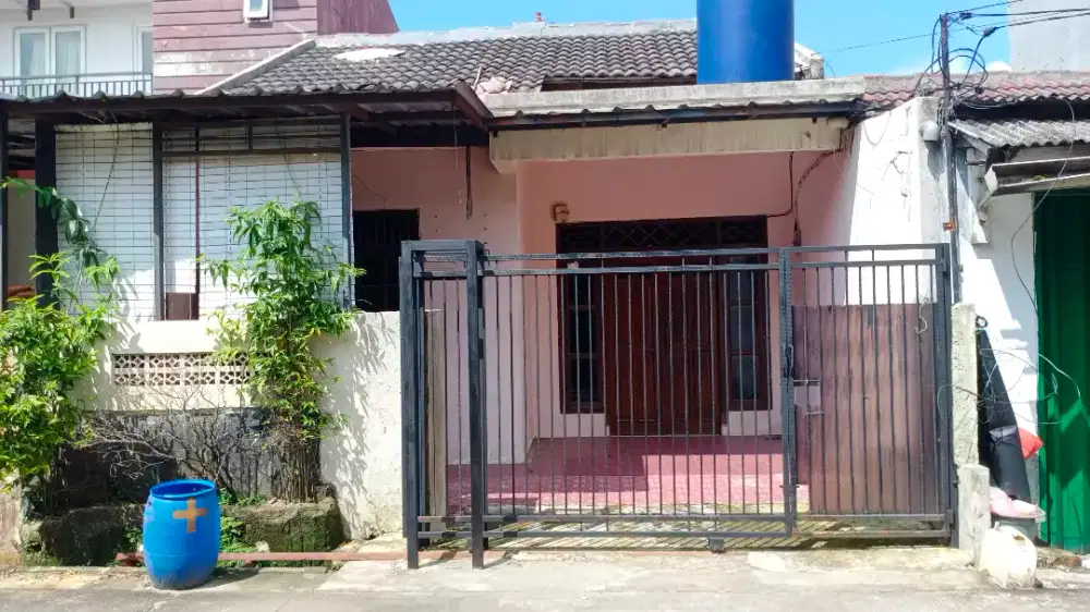Di kontrakan Rumah