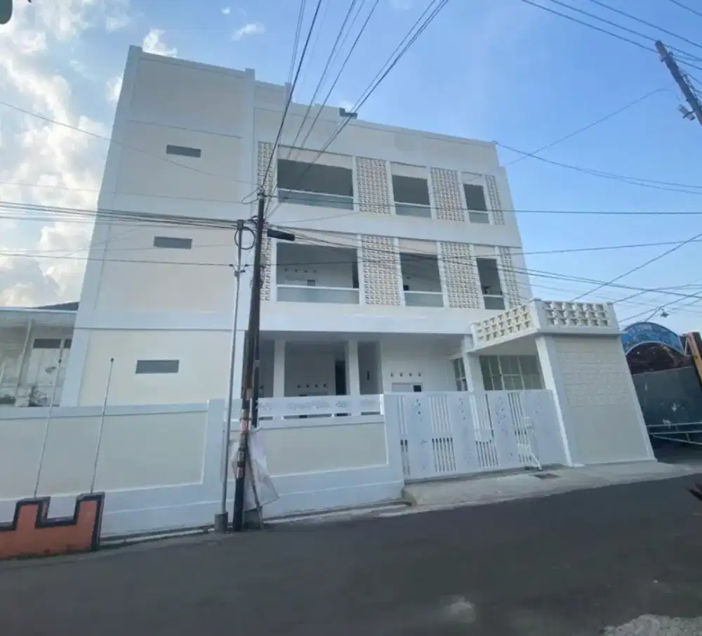 KOST EKSKLUSIF SELANGKAH KE KAMPUS UGM FULL PENGHUNI FULL FURNISHED