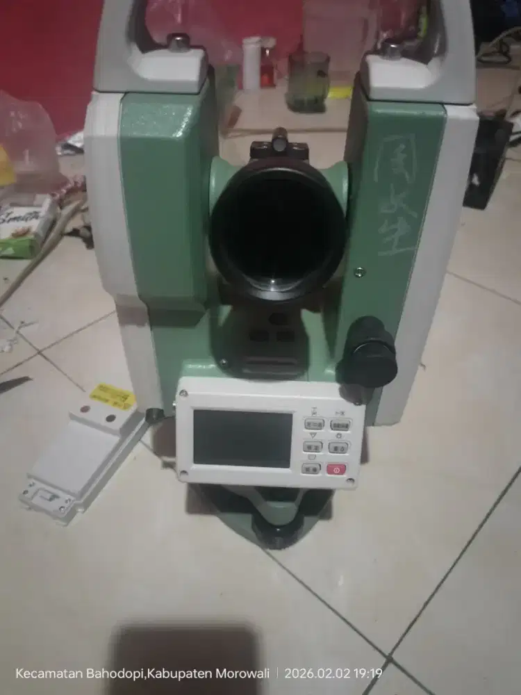 teodolit elektronik (digital theodolite),
