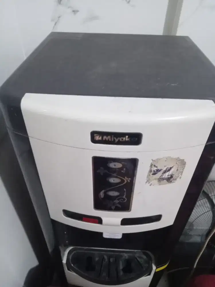 Jual Dispenser Miyako (Galon Bawah)