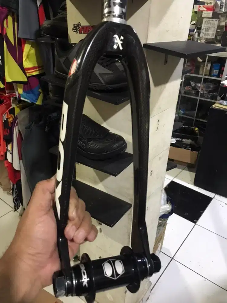 Fork bmx carbon box dan front hub box