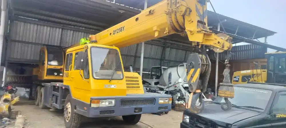 Mobile crane xcmg 25 ton tahun 2015