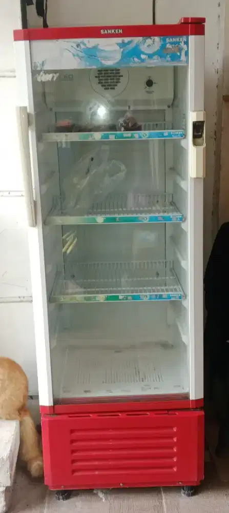 Showcase lemari pendingin