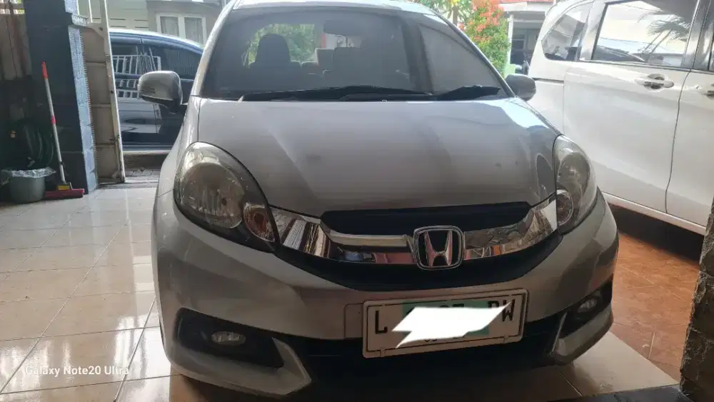 Mobilio E matik 2014  ban baru. Accu baru. audio JBL.mobl sehat .bagus