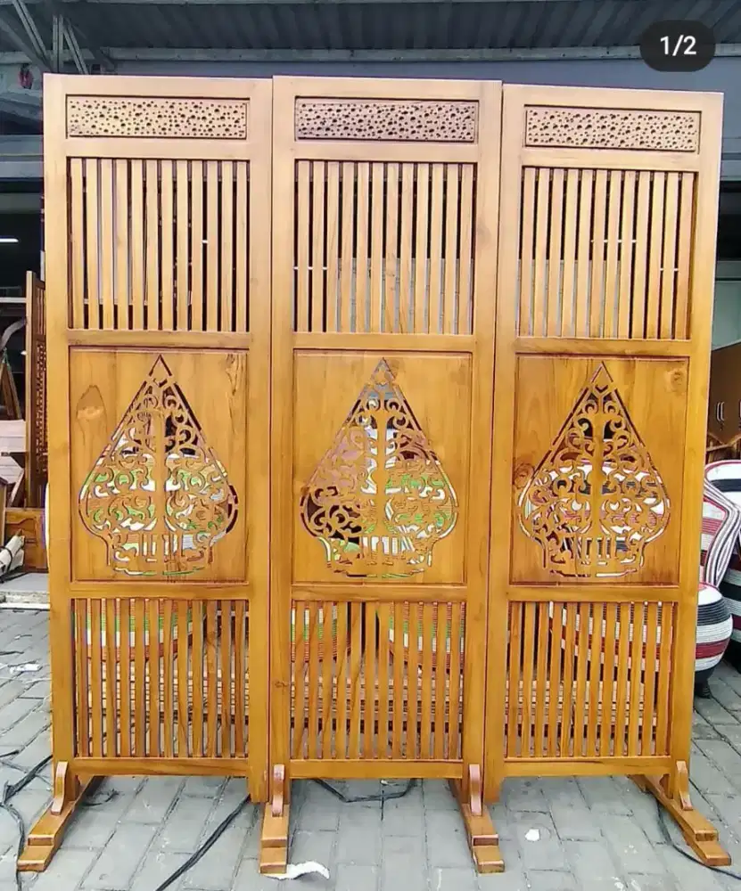Pembatas ruangan kayu jati ukir