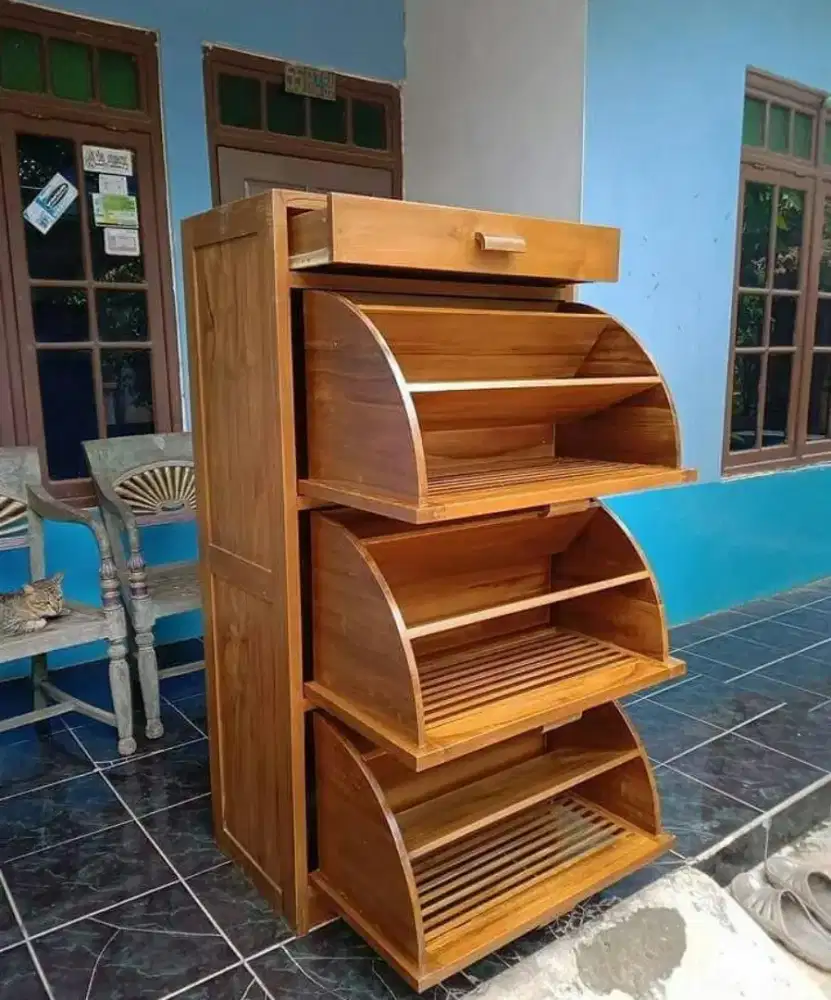 Rak sepatu kayu jati