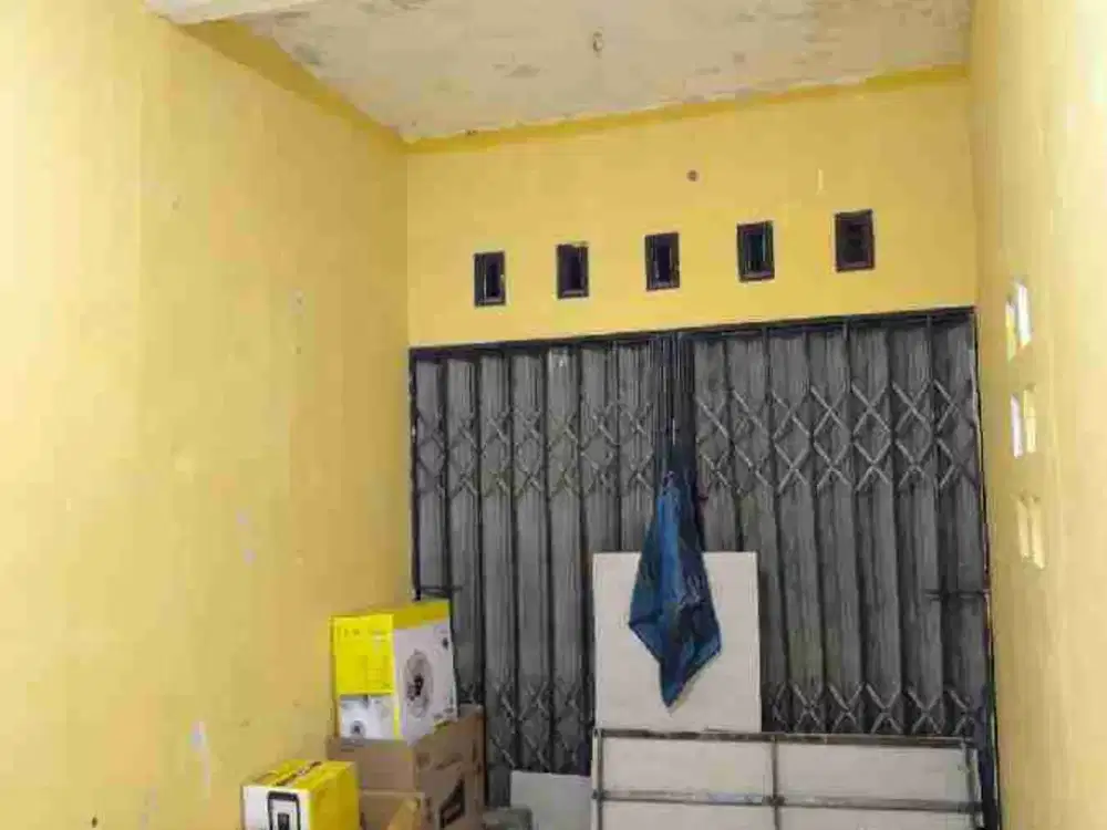 rumah sangat terawat & bisa untuk usaha area komplek akses jalan bagus