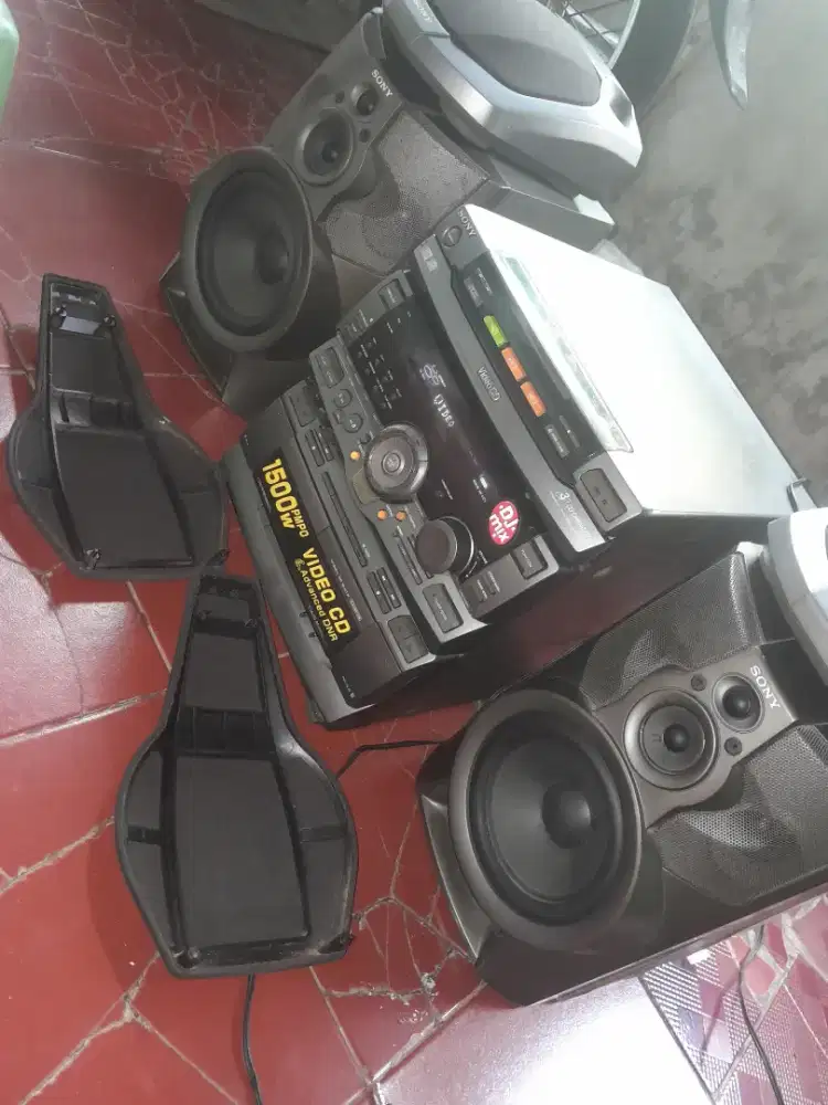 Jual.trp speker sony masih bagus suara bas mantab lok kemang jaksel