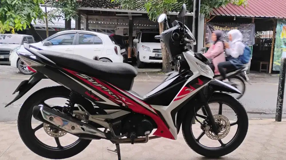 Supra X 125 FI Warna Favorite