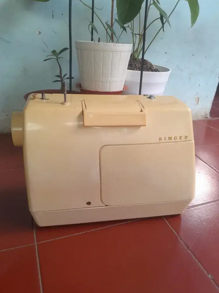Jual mesin jahit singer masih hidup minus kabel ketinggalan