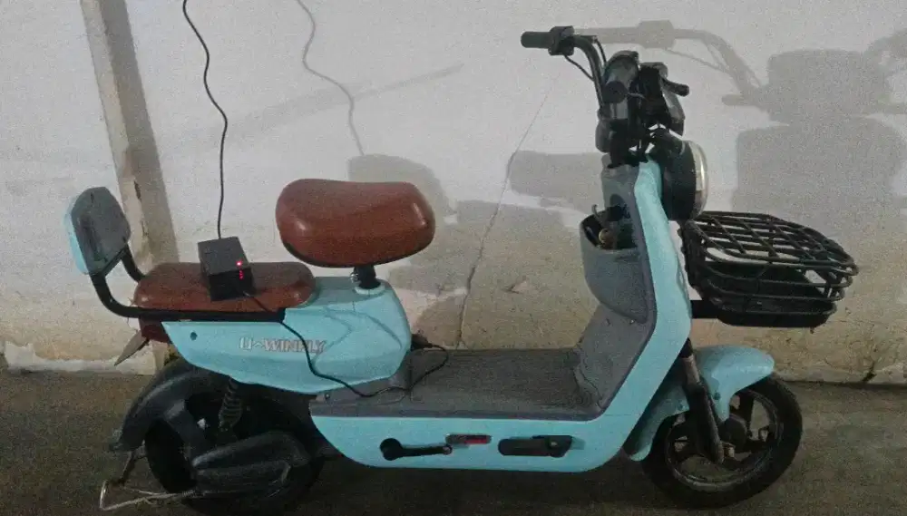 Dijual sepeda listrik like new merk Winfly