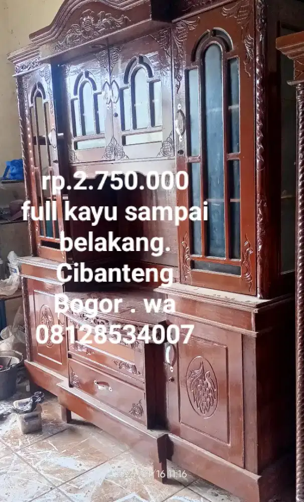 Kaca retak akan ganti bufet jati bekas dah melami