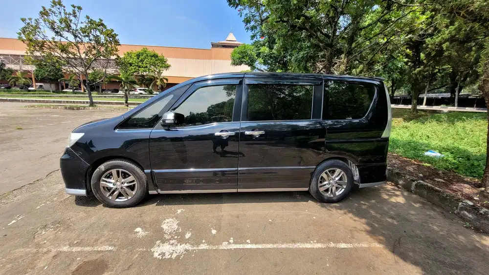 Nissan Serena 2014 Bensin