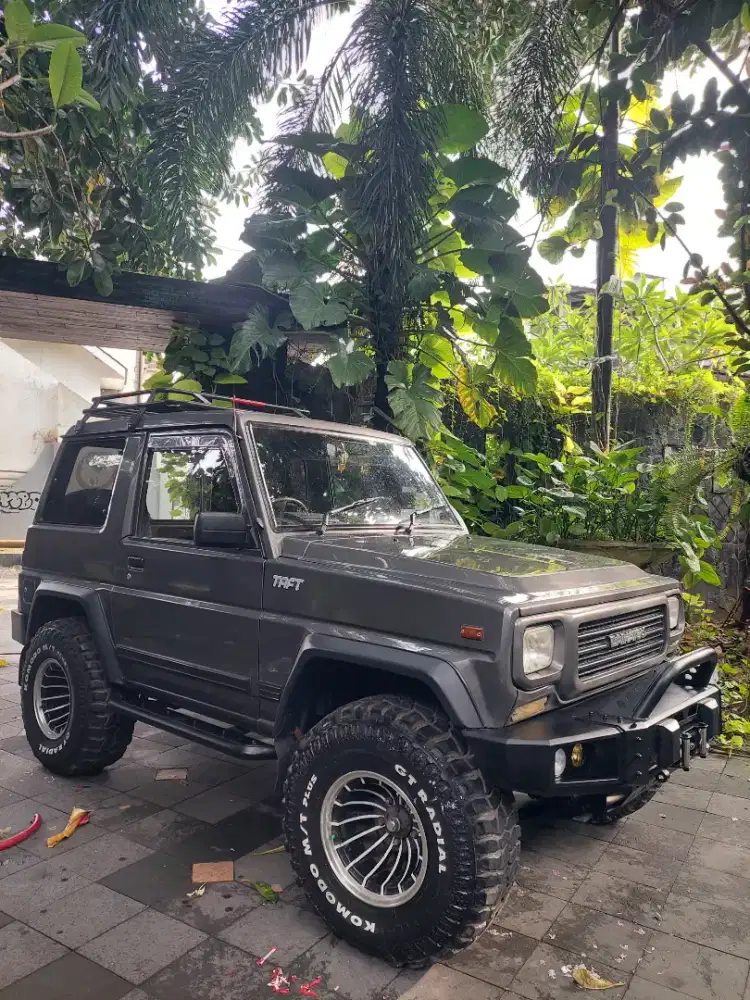 Taft gt 4x4 th 1994 diesel orisinil cat terawat sekali
