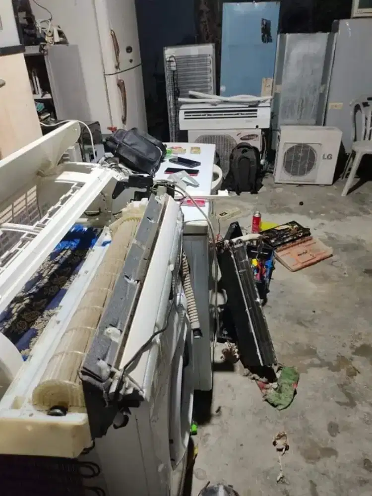 Jasa service cuci AC bongkar pasang AC service kulkas perbaikan AC